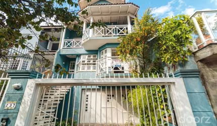 Casa com 4 quartos à venda na Rua João Berutti, 237, Chácara das Pedras, Porto Alegre, 410 m2 por R$ 2.498.000