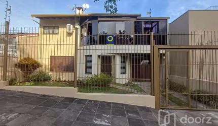 Casa com 3 quartos à venda na Rua Professor Abílio Azambuja, 43, Jardim do Salso, Porto Alegre, 318 m2 por R$ 1.499.000
