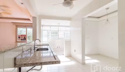 Apartamento com 2 quartos à venda na Rua Gaston Englert, 780, Vila Ipiranga, Porto Alegre, 75 m2 por R$ 370.000