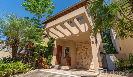 Casa com 2 quartos à venda na Rua Luzitana, 1251, Higienópolis, Porto Alegre, 203 m2 por R$ 975.000