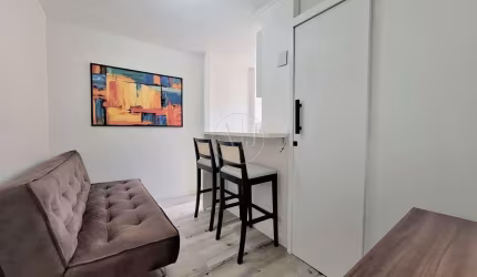 OFF: DE 225MIL POR 220MIL. TOTALMENTE REFORMADO, MOBILIADO E PRONTO PARA MORAR OU LOCAR! AIRBnb !!! BAIXO VALOR DE CONDOMÍNIO E COM FACHADA EM REFORMA.