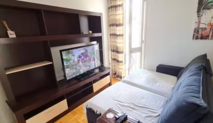 APARTAMENTO MUITO ILUMINADO E AREJADO, MOBILADO E PRONTO PARA MORAR!!!