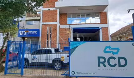 EXCELENTE PAVILHÃO MUITO BEM LOCALIZADO NO BAIRRO!!!