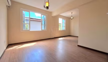 EXCLUSIVO: VALOR ABAIXO DE MERCADO!!! APARTAMENTO 'TÉRREO ELEVADO', SEMI MOBILIADO, DE FRENTE, SOL DA MANHÃ EM RUA TRANQUILA, PRÓXIMO A TODOS OS RECURSOS DO BAIRRO!