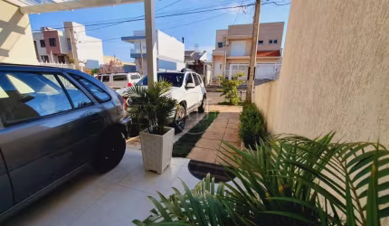 Sobrado no Residencial Verdes Campos no Bairro Mário Quintana, 3 dormitórios, ensolarado e terraço enome... semi mobiliado Top!!! confira
