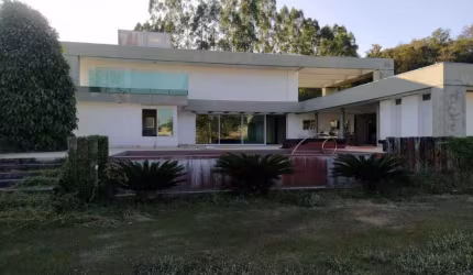 Casa duplex à venda, 9 quartos, 1 suíte, 5 vagas, Condomínio Belvedere - ESMERALDAS/MG
