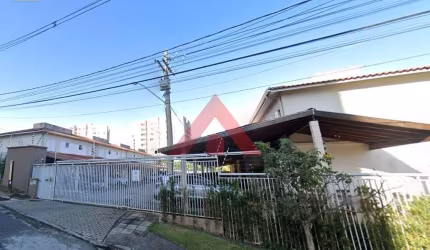 Casa em condomínio fechado com 3 quartos à venda no Residencial Parque da Fazenda, Campinas , 130 m2 por R$ 549.000