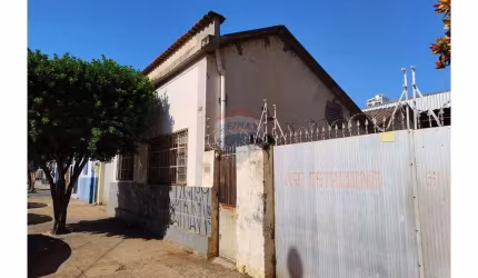 CASA ANTIGA NO CAMPOS ELISEOS