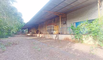 Galpão para alugar Próximo ao Aeroporto de 3000 m² com docas.