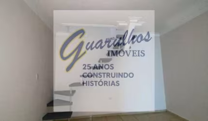 01 dormitório, 01 cômodo livre para usar da forma que preferir, sala ampla, cozinha, área de serviço