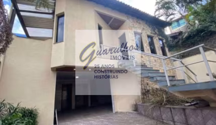 Casa/Sobrado c 3 dorms, 1 suíte, edícula, 5 Wcs, 3 vagas, área c churrasqueira  por R$1.300.000