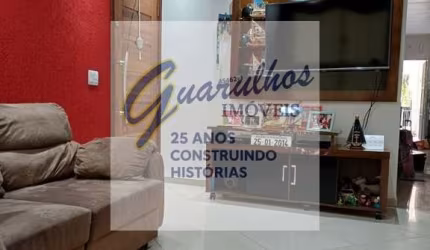 Sobrado de 3 dorms, 1 suíte, 2 vagas, próximo ao Nagumo R$699.990,00