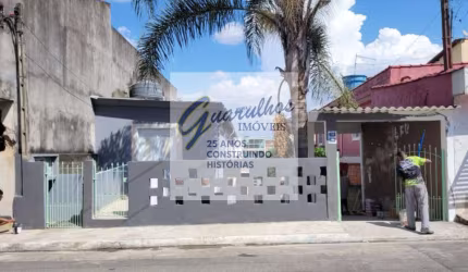 2 Casas em terreno de 10*25, cada uma com 3 dorms, R$749.900,00 * Casa de cima para locação R$1.890