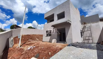 Sobrado à venda no Bairro Jardim das Acácias - em Campo Largo/PR