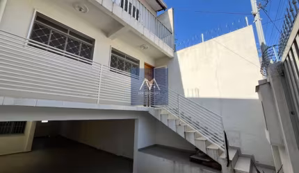 Casa de Alto Padrão para Venda ou Locação na Vila Municipal em Jundiaí/SP: 3 Quartos, 1 Suíte, 2 Salas, 4 Banheiros, 4 Vagas e 232,00 m².