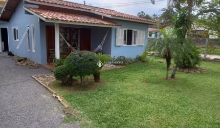 Casa com 2 quartos à venda na Rua Deputado Epitácio Bittencourt, 6889, Ambrósio, Garopaba, 444 m2 por R$ 954.000