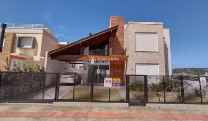 Casa com 4 quartos à venda na Rua Trinta de Dezembro, 1000, Centro, Garopaba, 248 m2 por R$ 2.530.000