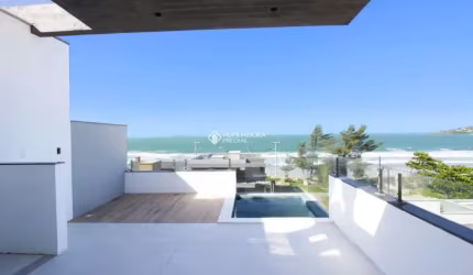 Casa com 3 quartos à venda na DAS HORTENSIAS, 13, Morrinhos, Garopaba, 175 m2 por R$ 2.550.000