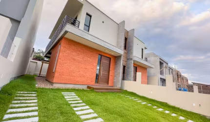 Casa com 3 quartos à venda na ALTAS FREITAS NAUCK, 900, Pinguirito, Garopaba, 137 m2 por R$ 900.000