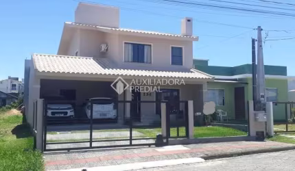 Casa com 3 quartos à venda na Pinguirito, 90, Ambrósio, Garopaba, 170 m2 por R$ 1.390.000