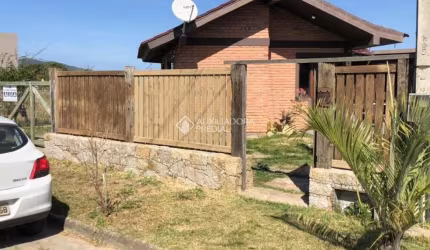 Casa com 2 quartos à venda na Rua Deputado Epitácio Bittencourt, 777, Ambrósio, Garopaba, 90 m2 por R$ 905.000