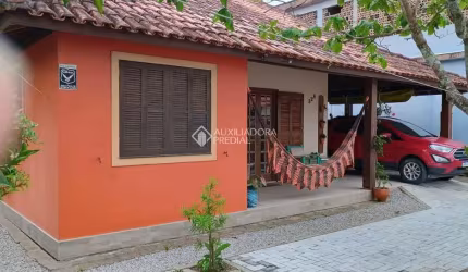 Casa com 3 quartos à venda na Bom Jesus, 327, Centro, Garopaba, 120 m2 por R$ 1.300.000