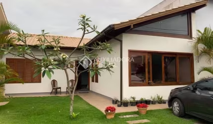 Casa com 2 quartos à venda na ANA TEREZA RIBEIRO, 34, Ambrósio, Garopaba, 100 m2 por R$ 979.000