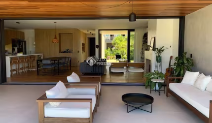 Casa em condomínio fechado com 3 quartos à venda na Das Flores, 555, Morrinhos, Garopaba, 294 m2 por R$ 4.800.000