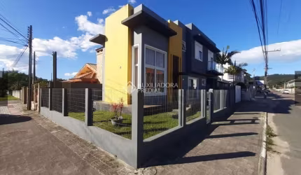 Casa com 2 quartos à venda na Rozalina De Aguiar Lentz, 100, Centro, Garopaba, 130 m2 por R$ 1.800.000