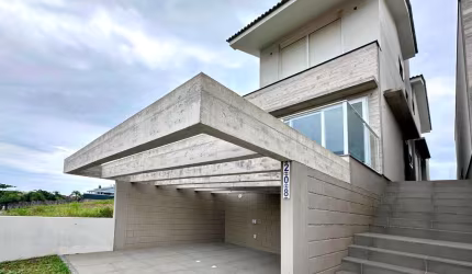 Casa com 3 quartos à venda na Lídio Crispim, 200, Ferraz, Garopaba, 135 m2 por R$ 1.350.000