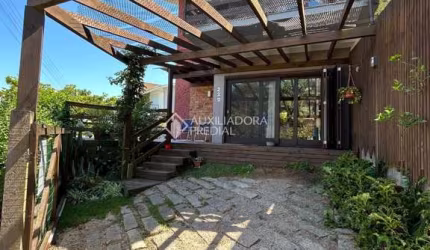 Casa com 3 quartos à venda na Maria Nauck Dos Santos, 3, Centro, Garopaba, 168 m2 por R$ 1.300.000