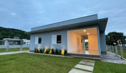 Casa com 3 quartos à venda na Pmg, 86, Ressacada, Garopaba, 99 m2 por R$ 690.000