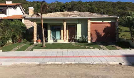 Casa com 3 quartos à venda na JOAQUINA ABREU ARAUJO, 57, Jardim Panorâmico, Garopaba, 250 m2 por R$ 2.150.000