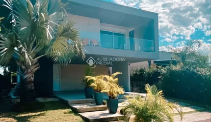 Casa em condomínio fechado com 3 quartos à venda na CONDOMINIO ROSA INTERNACIONAL, 608, Grama, Garopaba, 360 m2 por R$ 2.450.000