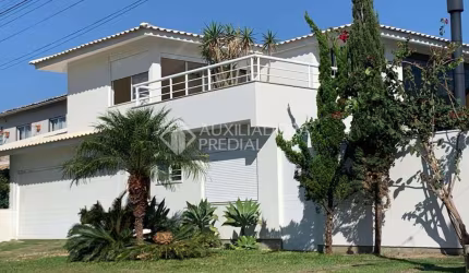 Casa com 3 quartos à venda na MANOEL GEREMIAS DE PAULA, 111, Ferraz, Garopaba, 500 m2 por R$ 2.980.000