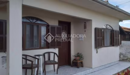 Casa com 3 quartos à venda na GERAL DE IBIRAQUERA, S/N, 876, Ibiraquera, Imbituba, 293 m2 por R$ 450.000