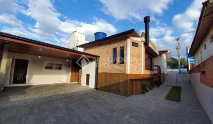 Casa com 7 quartos à venda na PROFESSOR ANTONIO JOSE BOTELHO, 567, Centro, Garopaba, 481 m2 por R$ 1.900.000