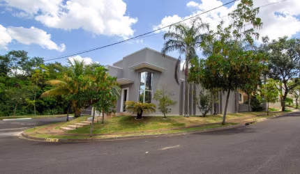 Casa para alugar no Condomínio Vila dos Inglezes em Sorocaba SP - 3 quartos por R$ 9.00000