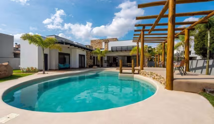 Casa à venda em Sorocaba, Condomínio Vivendas do Lago, com 3 quartos, com 350 m²