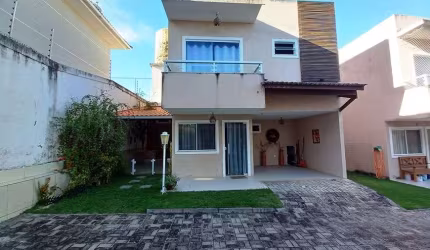Casa para aluguel e venda possui 125 metros quadrados com 3 quartos