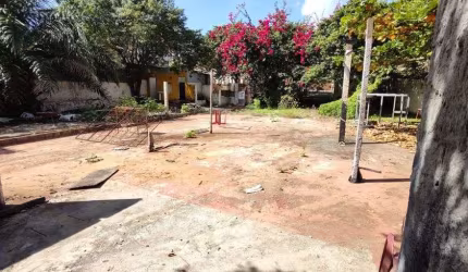 Lote/Terreno para venda tem 755 metros quadrados em Itapuã - Salvador - BA