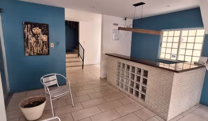 Vende- se lindo Hotel no coração de Itapuã.