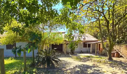 Casa na praia de Imbituba, bairro Alto Arroio á 200 metros até a lagoa de Ibiraquera