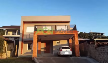 Casa com 3 dormitórios (1 suíte com sacada), garagem para 2 carros, próximo ao Centro, no bairro União, Estância Velha