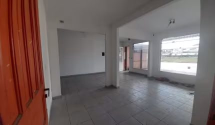 Casa comercial em Parque Industrial