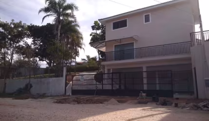 Casa em Condomínio em Condomínio Parque Vale dos Lagos