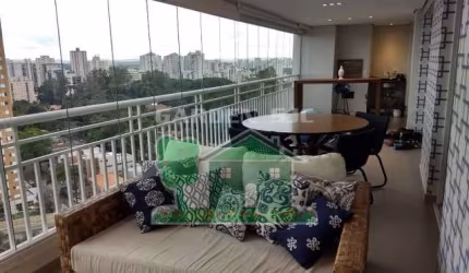Apartamento em Jardim Esplanada