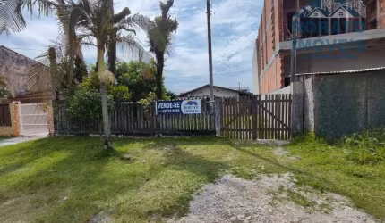 Casa Com Saída para Duas Ruas