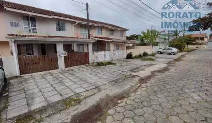 Sobrado em Riviera  -  Matinhos