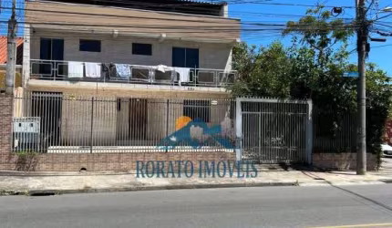 Tríplex de Esquina com Sala Comercial